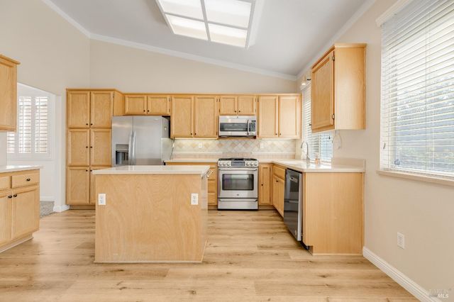 155 Bounty Ln, Vacaville, CA 95687