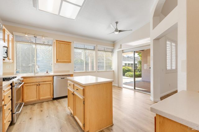 155 Bounty Ln, Vacaville, CA 95687