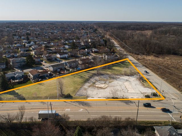 8701 S Kean Avenue, Hickory Hills, IL 60457
