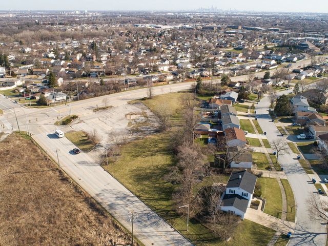 8701 S Kean Avenue, Hickory Hills, IL 60457