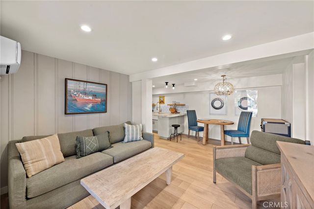 233 Cajon Street, Laguna Beach, CA 92651