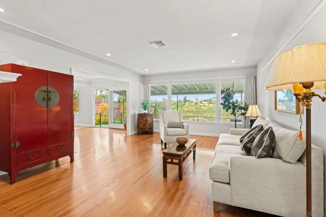 4662 Lucille Dr, San Diego, CA 92115