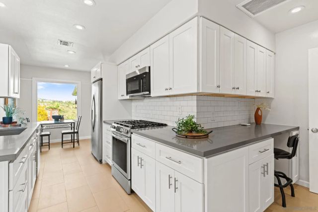 4662 Lucille Dr, San Diego, CA 92115