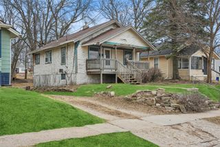 2713 Meek Avenue, Des Moines, IA 50311