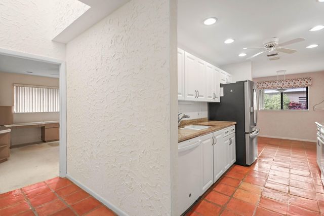 6888 Fountains Circle, Lake Worth, FL 33467