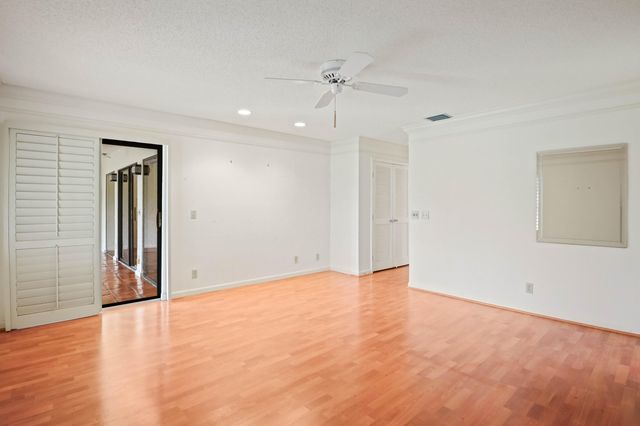 6888 Fountains Circle, Lake Worth, FL 33467