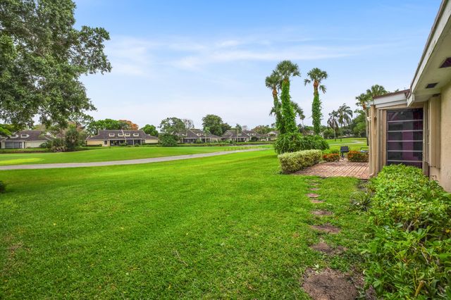 6888 Fountains Circle, Lake Worth, FL 33467