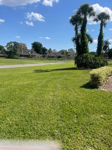 6888 Fountains Circle, Lake Worth, FL 33467