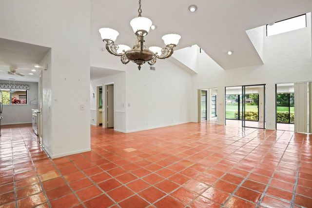 6888 Fountains Circle, Lake Worth, FL 33467