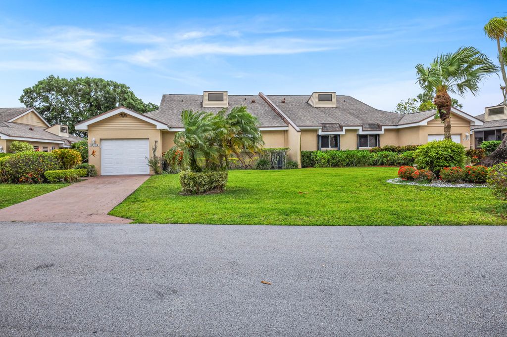 6888 Fountains Circle, Lake Worth, FL 33467
