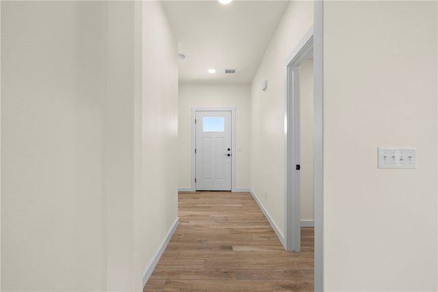 1121 Center Court Circle, Grove, OK 74344