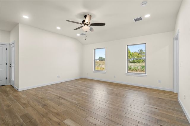 1121 Center Court Circle, Grove, OK 74344