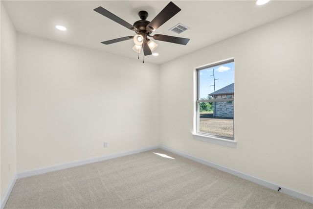 1121 Center Court Circle, Grove, OK 74344