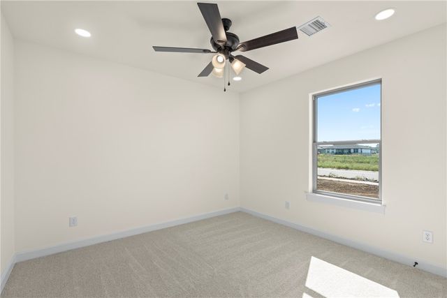 1121 Center Court Circle, Grove, OK 74344