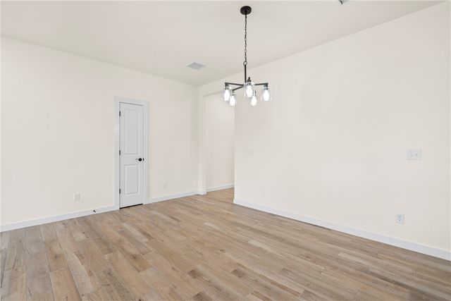 1121 Center Court Circle, Grove, OK 74344