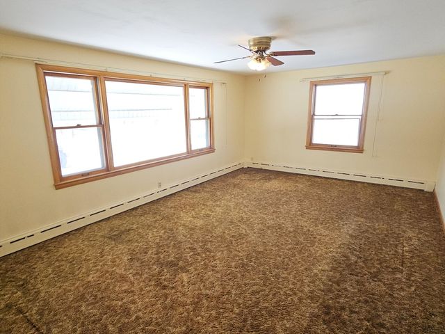 279 N State Street, Hampshire, IL 60140