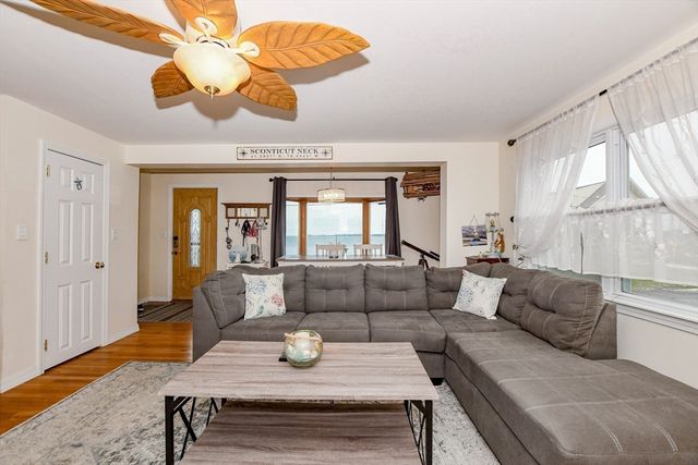 58 Bayview Avenue, Fairhaven, MA 02719