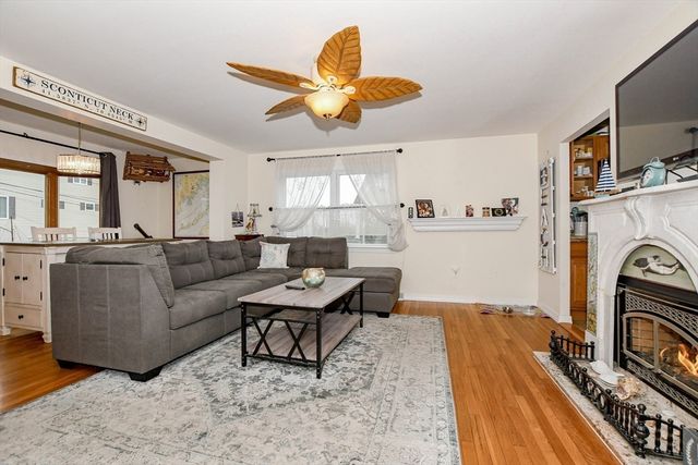 58 Bayview Avenue, Fairhaven, MA 02719