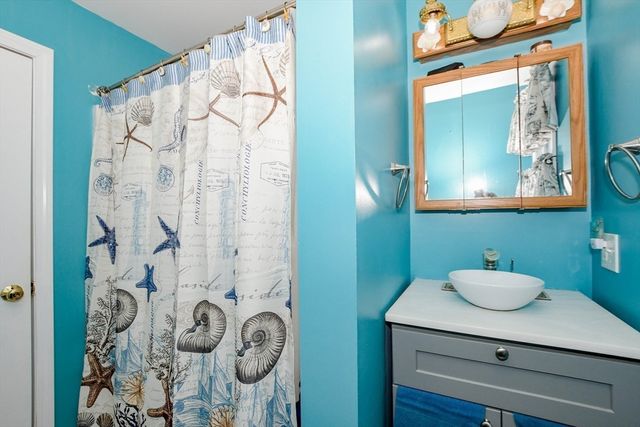 58 Bayview Avenue, Fairhaven, MA 02719