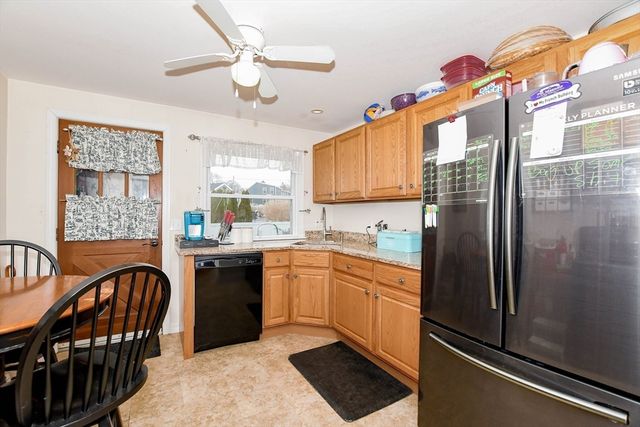 58 Bayview Avenue, Fairhaven, MA 02719