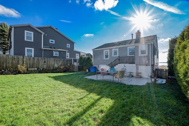 58 Bayview Avenue, Fairhaven, MA 02719