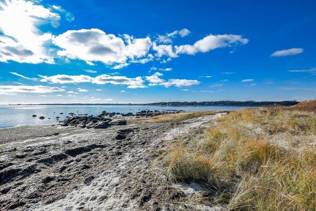 58 Bayview Avenue, Fairhaven, MA 02719