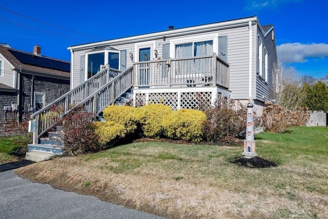 58 Bayview Avenue, Fairhaven, MA 02719