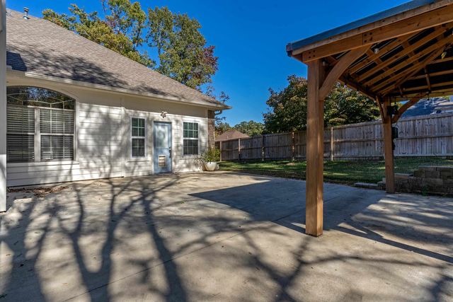 3900 FernRidge Dr., Longview, TX 75605