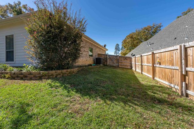 3900 FernRidge Dr., Longview, TX 75605