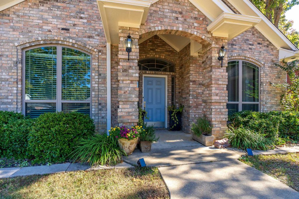 3900 FernRidge Dr., Longview, TX 75605