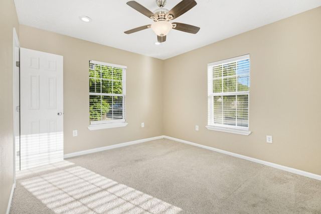 2102 N Galveston Avenue, Pearland, TX 77581