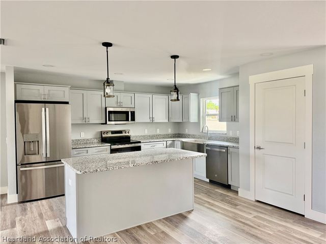 103 Sportsman Avenue, Sebring, FL 33875