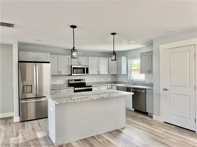 103 Sportsman Avenue, Sebring, FL 33875