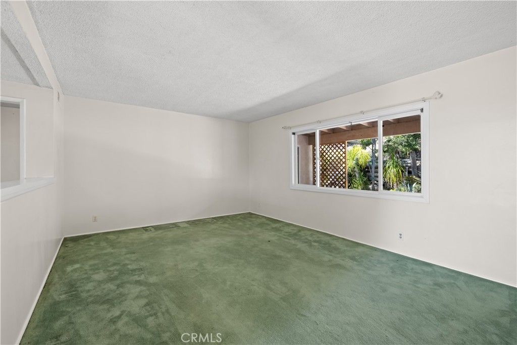 Image 19 of property listing at 11246 Denivelle, Tujunga, CA 91042