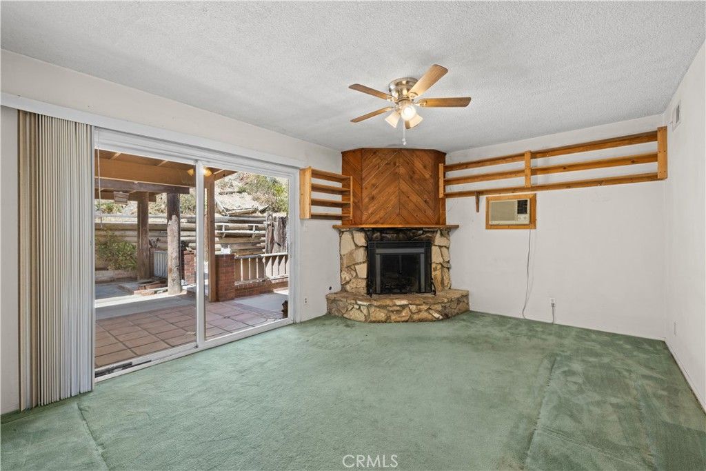 Image 21 of property listing at 11246 Denivelle, Tujunga, CA 91042