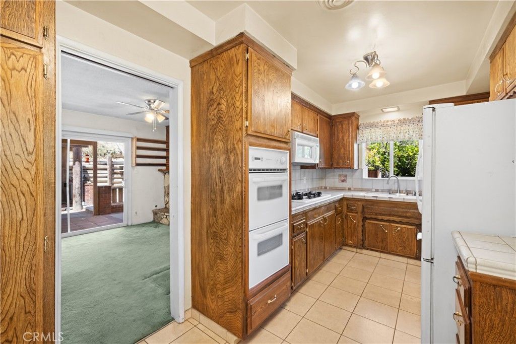 Image 23 of property listing at 11246 Denivelle, Tujunga, CA 91042