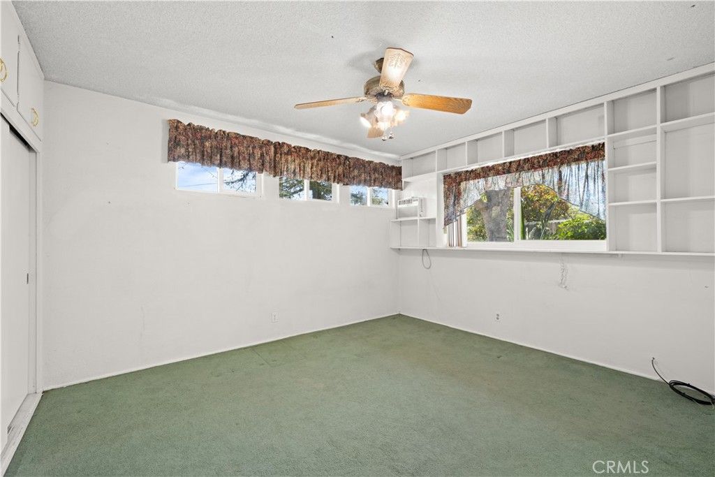 Image 27 of property listing at 11246 Denivelle, Tujunga, CA 91042