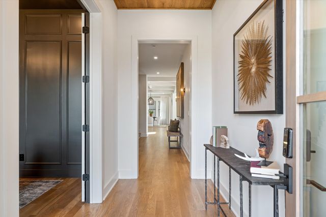 136 51st Ave, N, Nashville, TN 37209