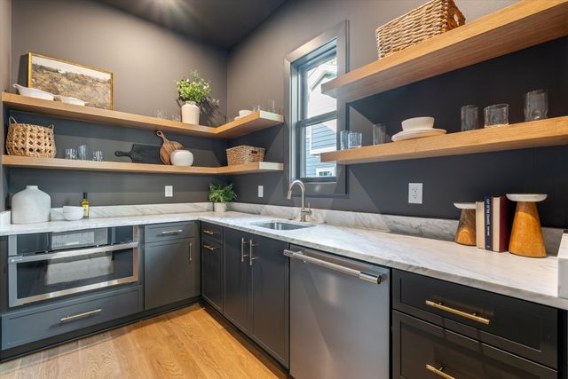 136 51st Ave, N, Nashville, TN 37209