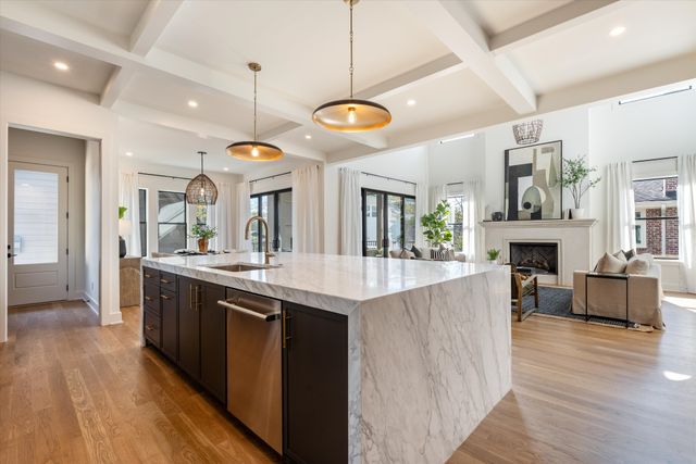 136 51st Ave, N, Nashville, TN 37209