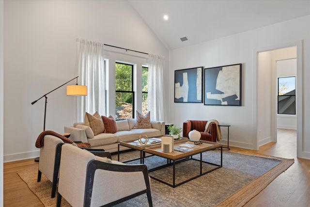 136 51st Ave, N, Nashville, TN 37209