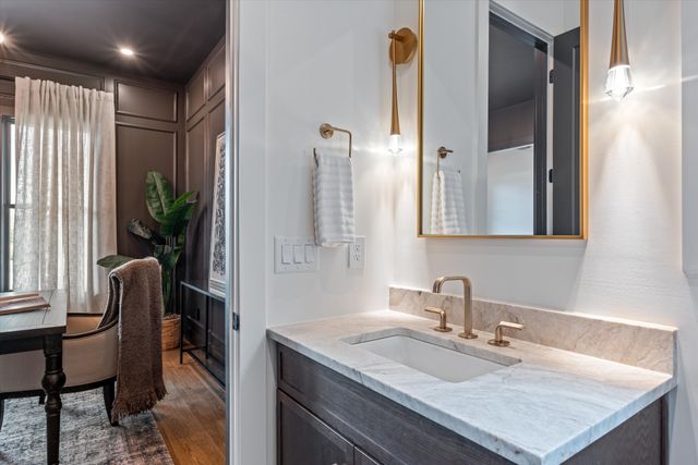 136 51st Ave, N, Nashville, TN 37209