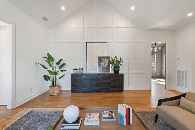 136 51st Ave, N, Nashville, TN 37209