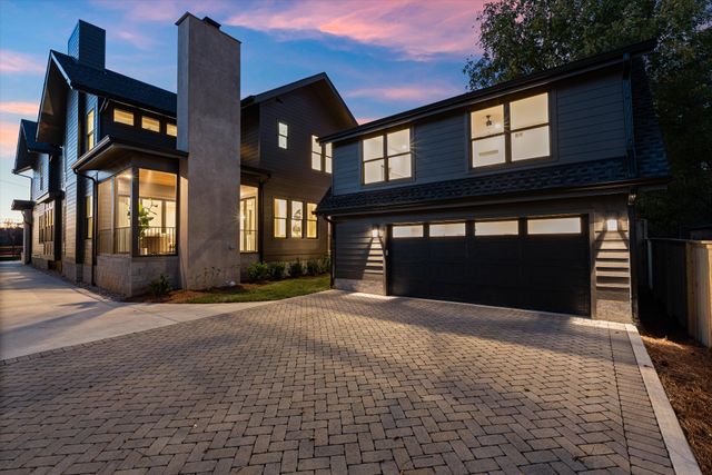 136 51st Ave, N, Nashville, TN 37209