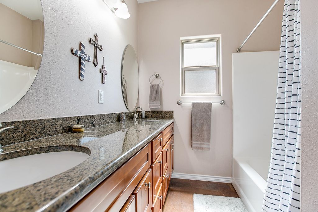 Image 16 of property listing at 1487 Stone Meadow Lane, San Angelo, TX 76904