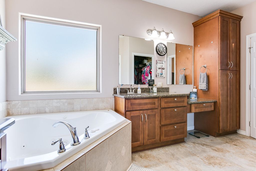 Image 23 of property listing at 1487 Stone Meadow Lane, San Angelo, TX 76904