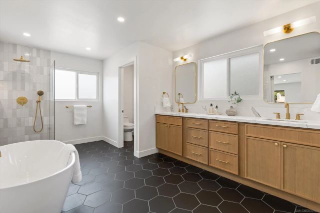 7931 Deerfield St, San Diego, CA 92120