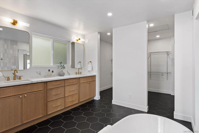 7931 Deerfield St, San Diego, CA 92120