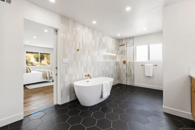 7931 Deerfield St, San Diego, CA 92120