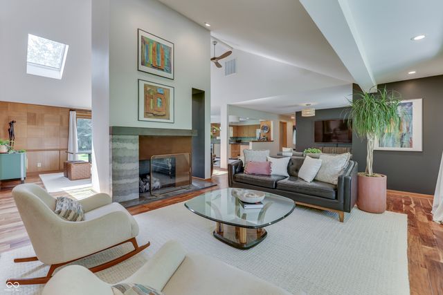 39 Highland Manor Court N, Indianapolis, IN 46228